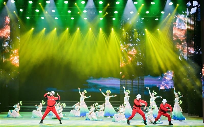 集团乐成参演“拼经济提质效强刷新，，，，奋力推进国资国企高质量生长” 四川省国资国企系统文艺汇演