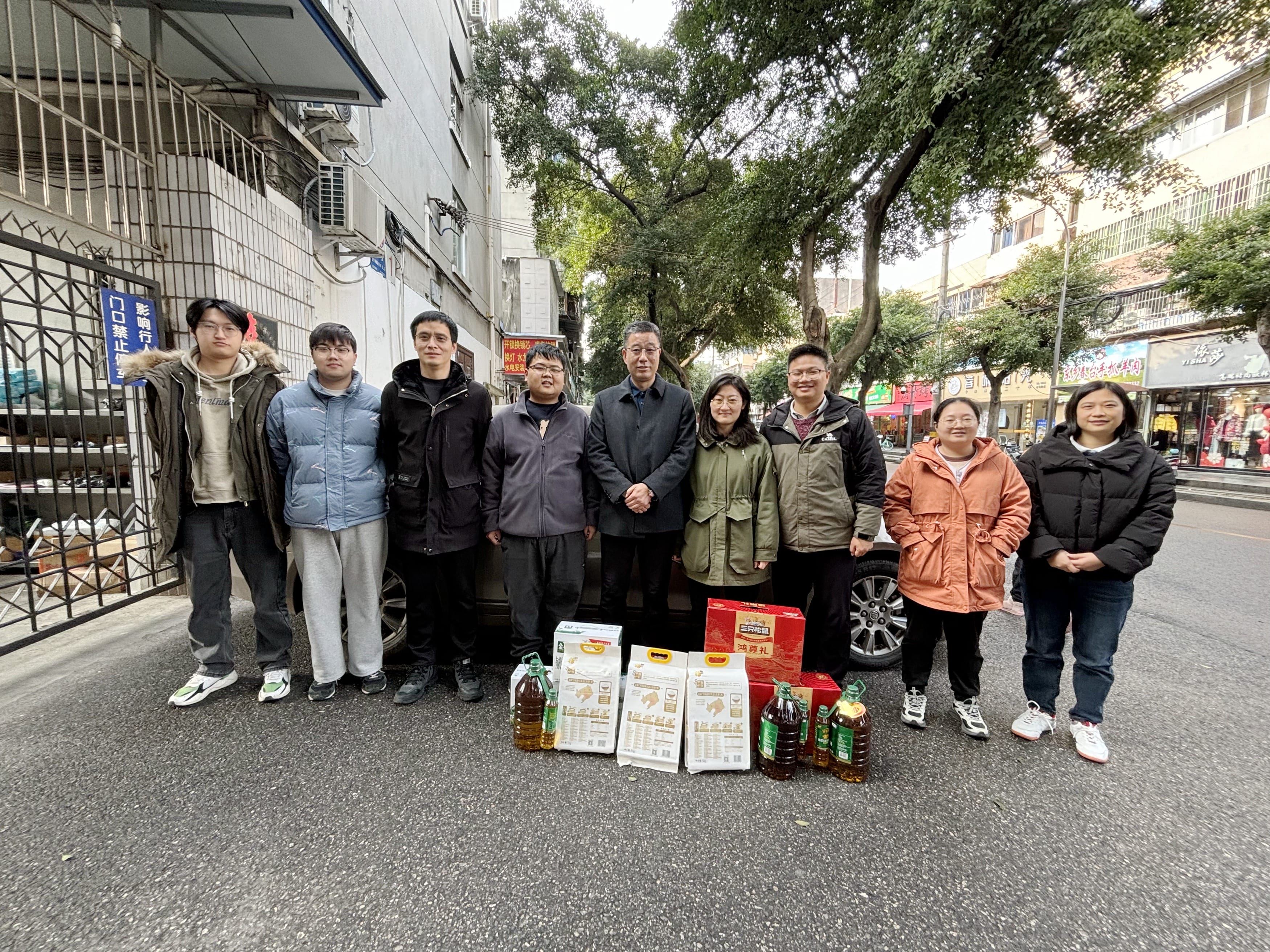 自然尊时凯龙厅项目送温暖