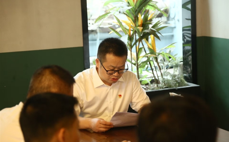 党代表在身边：谢志远——稀土矿山上的“红色先锋”