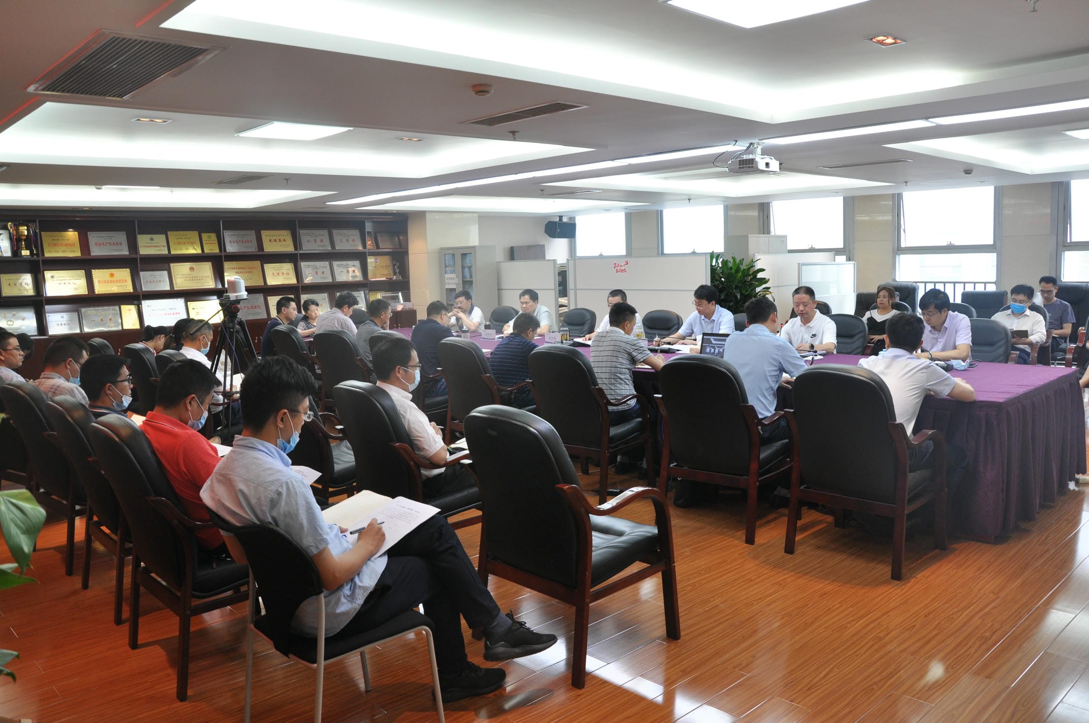 四川冶勘设计集团召开党委理论学习中心组（扩大）会暨警示教育大会_红色堡垒_党建群团_尊时凯龙有限责任公司