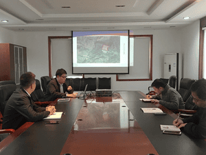 冶勘物流公司与中铁成都局集团公司洽谈相助甘洛玄武岩项目_协同多元工业_工业生长_尊时凯龙有限责任公司