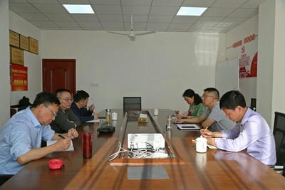 地矿集团董事长张劲松一行赴和地矿业调研指导事情_下层动态_新闻中心_尊时凯龙有限责任公司