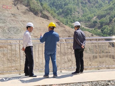 地矿集团党委书记罗其标带队赴大陆槽稀土矿检查清静生产事情_下层动态_新闻中心_尊时凯龙有限责任公司