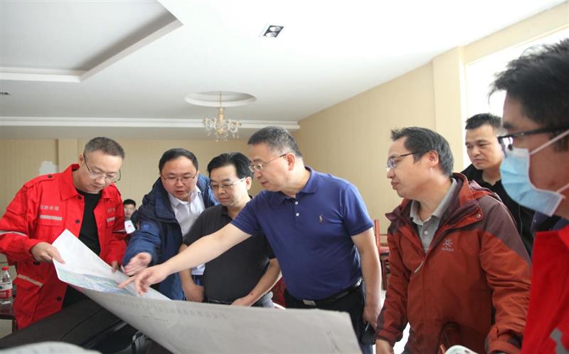 江涛一行赴地动灾区慰问一线应急抢险干部职工、指导应急抢险排查、督导清静生产