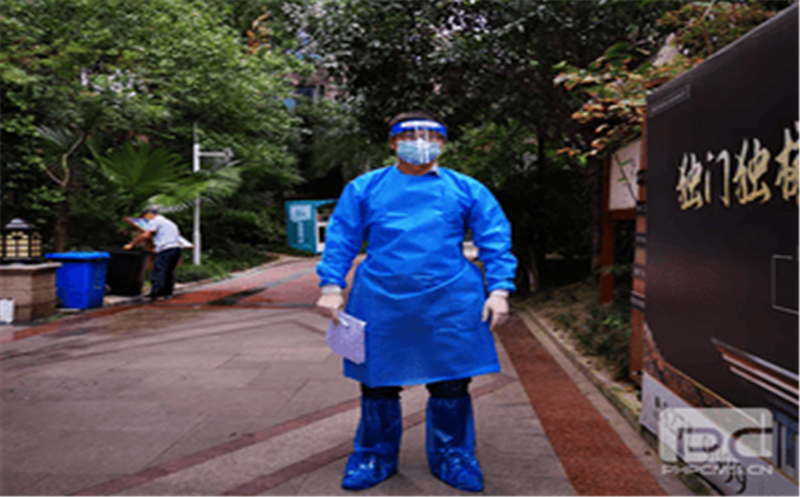 亮明身份并肩作战  争当抗疫先锋楷模