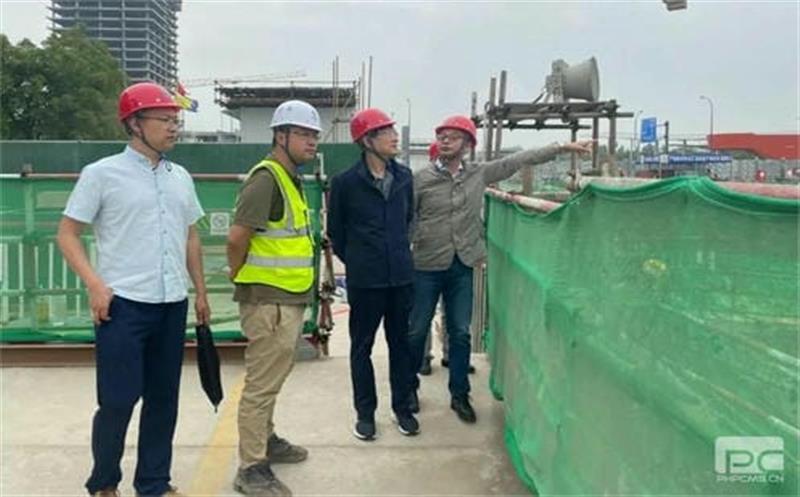 集团向导在“五一”时代开展“四不两直”清静生产检查