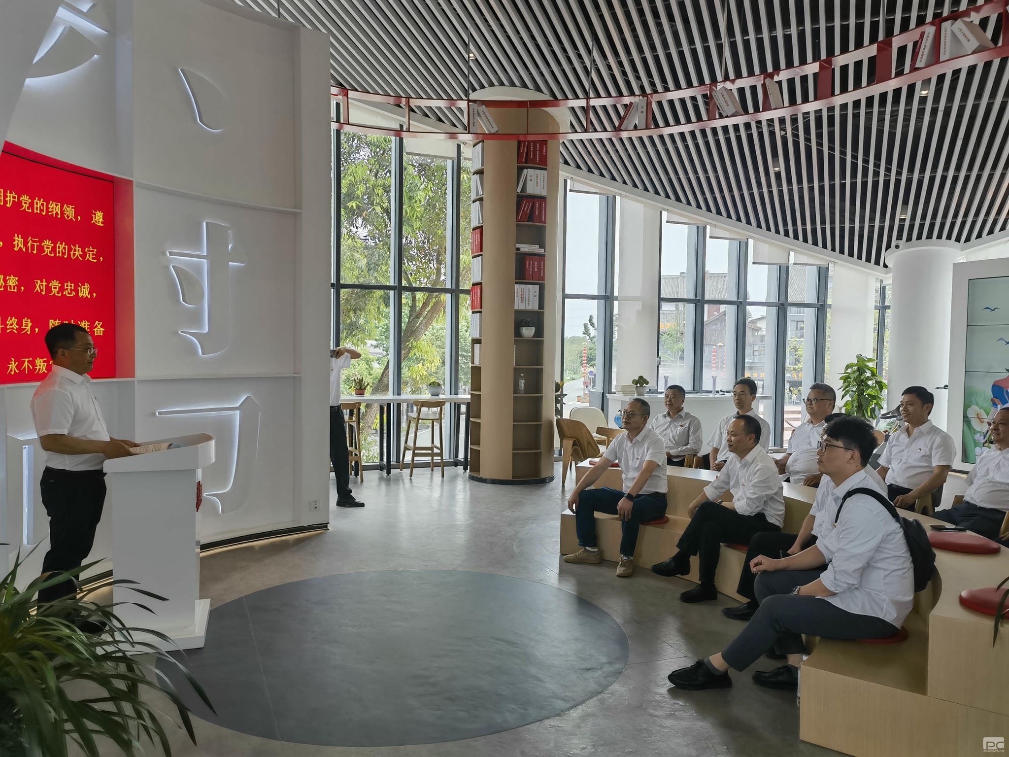 地创光电（技工学校）党委开展主题教育专题学习_专题专栏_尊时凯龙有限责任公司