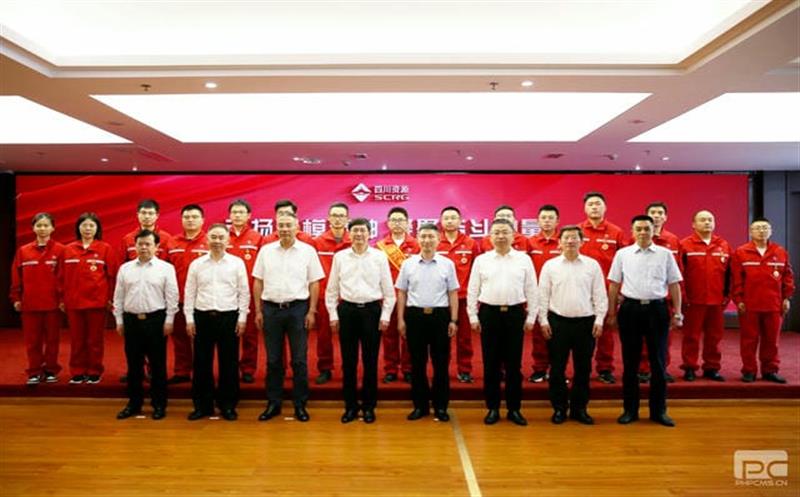 弘扬劳模精神 凝聚奋进实力 | 集团召开劳模座谈会