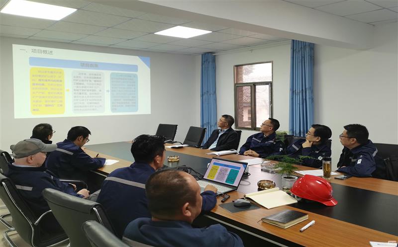 集团党委委员、总工程师李仕荣到地勘院盐源县矿山梁子矿段铁矿露转坑总承包项目检查指导事情