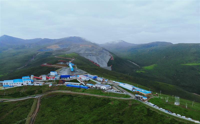 向阳而生，，，，，，集团松树南沟金矿勇立峰顶搏劲风！