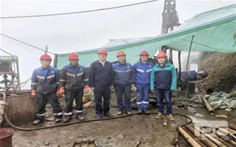 情系一线 ，，，筑牢双节清静线｜华锋钻探党委副书记、总司理孔卫开带队走访慰问四川冕宁张家坪子钻探项目部