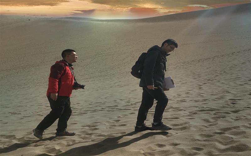 丝路石语证坚韧，，，黄沙百战铸传奇——区调队助力敦煌天下地质公园再评估绿牌侧记