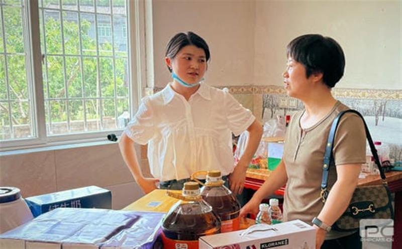 传温情 暖人心 ——地矿集团工会“五一”节前夕走访慰问野外生产一线职工眷属