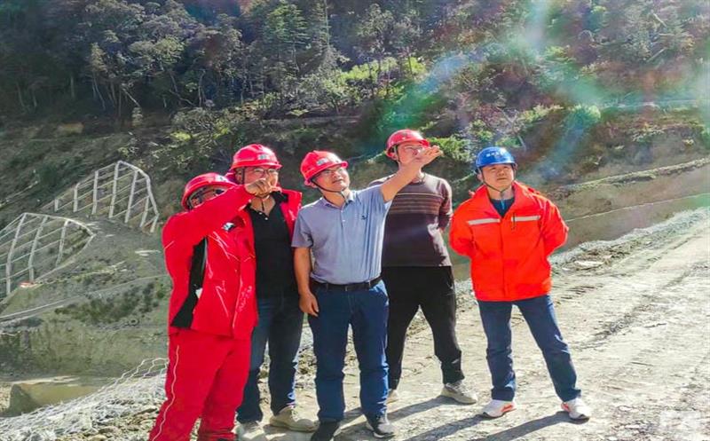 区调队（容大集团）开展“清静生产月”清静环保检查