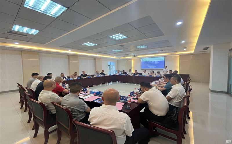 增强学习交流，，，，，共商相助大计——中成集团组织加入川渝国企相助生长交流座谈会