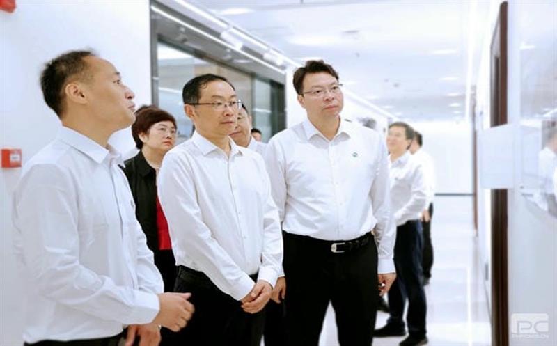 省人大常委会向导赴集团开展调研