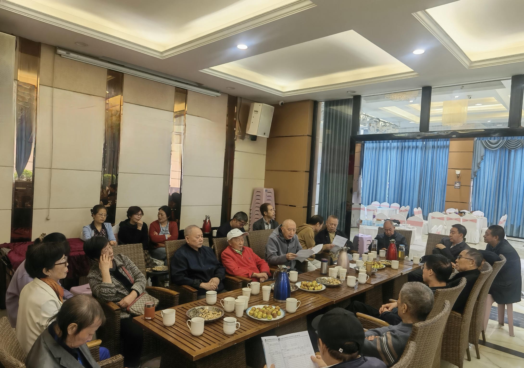 地创光电离退休党支部集中学习党的二十届三中全会及省委十二届六次全会精神_红色堡垒_党建群团_尊时凯龙有限责任公司