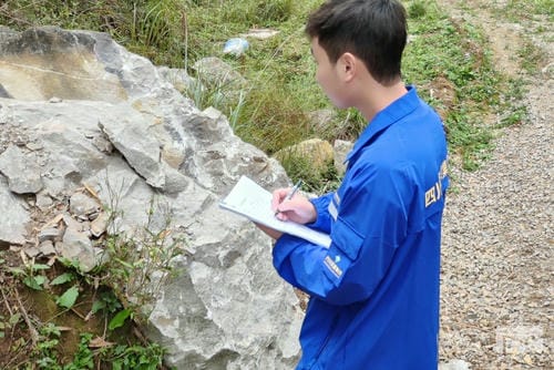 地矿集团举行2024年地质勘查专业职业手艺选拔赛_下层动态_新闻中心_尊时凯龙有限责任公司